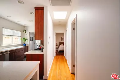 3773 S St Andrews Pl, Los Angeles, CA 90018 - Photo 11