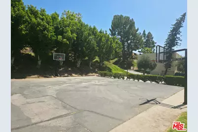 7714 Via Sorrento #22, Burbank, CA 91504 - Photo 35