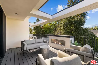 17401 Rancho St, Encino, CA 91316 - Photo 37