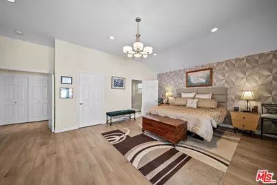 6015 Topeka Dr, Tarzana, CA 91356 - Photo 17