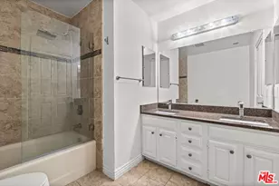 11907 Darlington Ave, Los Angeles, CA 90049 - Photo 21