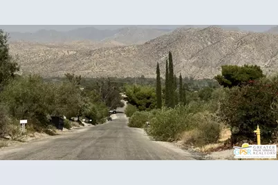 49017 Hibiscus Dr, Morongo Valley, CA 92256 - Photo 13