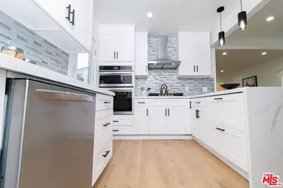 4068 Sutro Ave, Los Angeles, CA 90008 - Photo 3