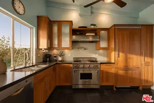 8411 Hollywood Blvd, West Hollywood, CA 90069 - Photo 7