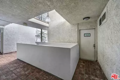9005 Cynthia St #102, West Hollywood, CA 90069 - Photo 5