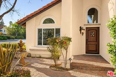 2233 Country Park Ct, Thousand Oaks, CA 91362 - Photo 5