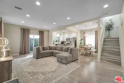 22755 Walnut Park Ln, Newhall, CA 91321 - Photo 5