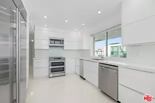 2419 Ocean Front Walk, Venice, CA 90291 - Photo 5