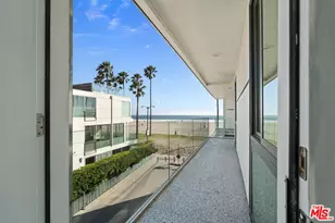 2419 Ocean Front Walk, Venice, CA 90291 - Photo 17