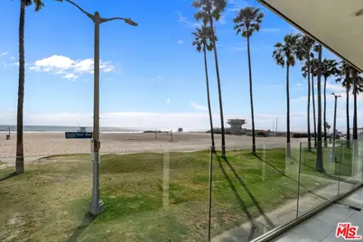 2419 Ocean Front Walk, Venice, CA 90291 - Photo 23