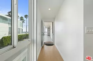 2419 Ocean Front Walk, Venice, CA 90291 - Photo 31
