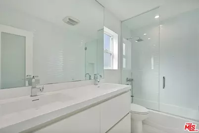 2419 Ocean Front Walk, Venice, CA 90291 - Photo 27