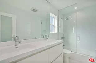2419 Ocean Front Walk, Venice, CA 90291 - Photo 27