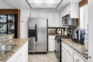 13567 Valerio St, Van Nuys, CA 91405 - Photo 11