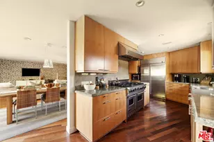 8410 Edwin Dr, Los Angeles, CA 90046 - Photo 11