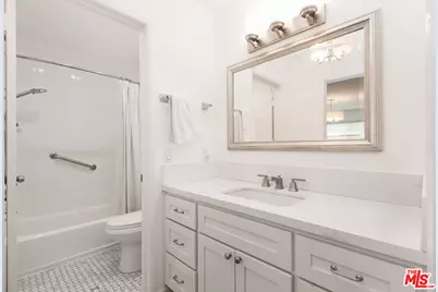 525 N Sycamore Ave #301, Los Angeles, CA 90036 - Photo 11