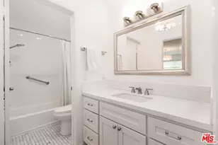 525 N Sycamore Ave, Los Angeles, CA 90036 - Photo 11