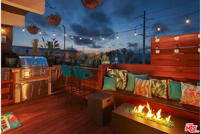 472 Rosecrans Ave, Manhattan Beach, CA 90266 - Photo 5