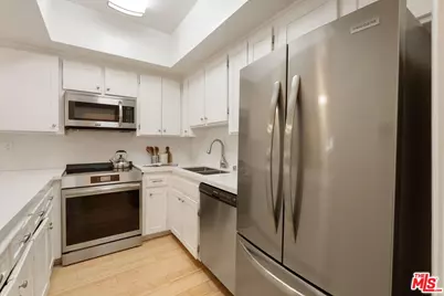 900 Euclid St #111, Santa Monica, CA 90403 - Photo 13