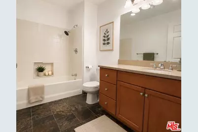 13941 Sherman Way #201, Van Nuys, CA 91405 - Photo 15