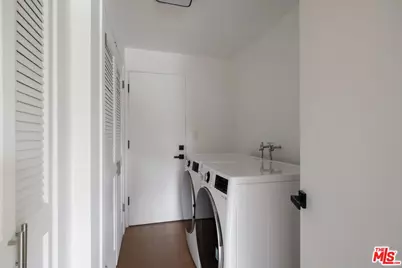 8506 Oak Ct, Los Angeles, CA 90046 - Photo 23
