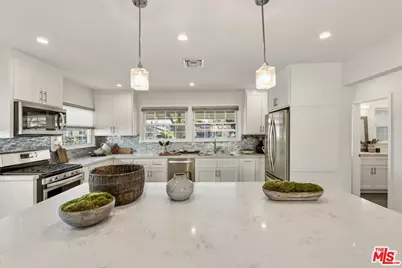 7667 Chisholm Ave, Van Nuys, CA 91406 - Photo 11