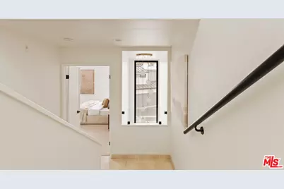 25 Sea Colony Dr, Santa Monica, CA 90405 - Photo 13