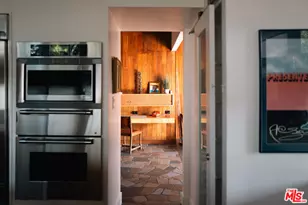 2813 5th Ave, Los Angeles, CA 90018 - Photo 17