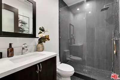 3116 Elvido Dr, Los Angeles, CA 90049 - Photo 35