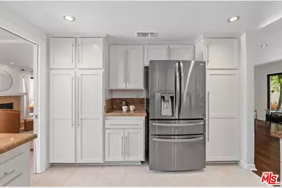 2632 Claray Dr, Los Angeles, CA 90077 - Photo 11