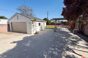 818 W 130th St, Compton, CA 90222 - Photo 25