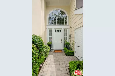 12544 The Vista, Los Angeles, CA 90049 - Photo 3