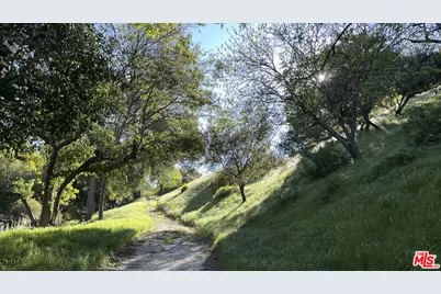 8813 Wonderland Ave, Los Angeles, CA 90046 - Photo 5