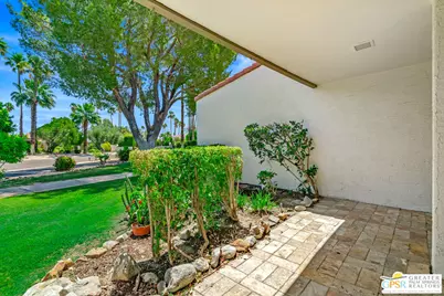 2527 N Whitewater Club Dr #A, Palm Springs, CA 92262 - Photo 11