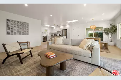 23649 Emelita St, Woodland Hills, CA 91367 - Photo 9
