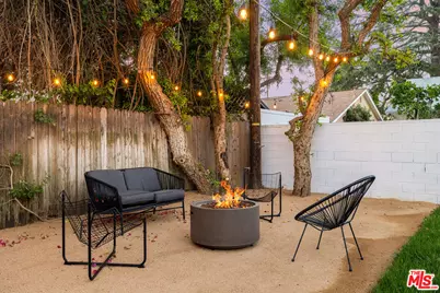 23649 Emelita St, Woodland Hills, CA 91367 - Photo 29
