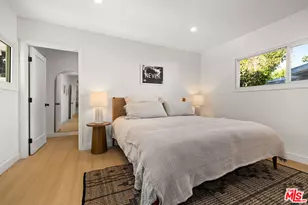 23649 Emelita St, Woodland Hills, CA 91367 - Photo 19