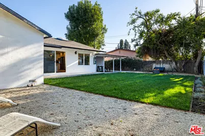 23649 Emelita St, Woodland Hills, CA 91367 - Photo 25