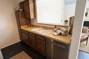 8221 Langdon Ave, Van Nuys, CA 91406 - Photo 23