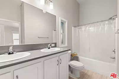 8250 Lankershim Blvd #112, North Hollywood, CA 91605 - Photo 9