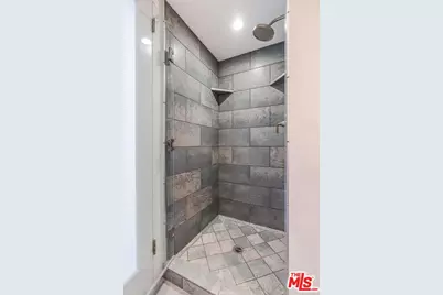 10501 Wilshire Blvd #1902, Los Angeles, CA 90024 - Photo 13