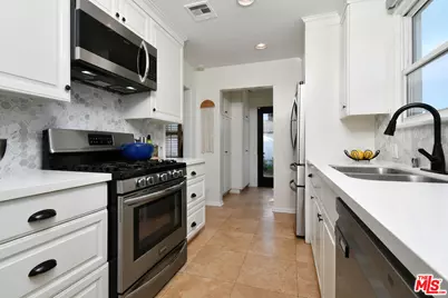 14418 Collins St, Sherman Oaks, CA 91401 - Photo 43