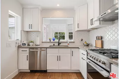 8101 Stewart Ave, Los Angeles, CA 90045 - Photo 11