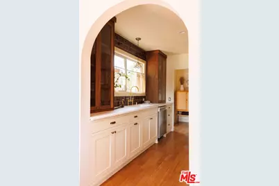 2807 Somerset Dr, Los Angeles, CA 90016 - Photo 13