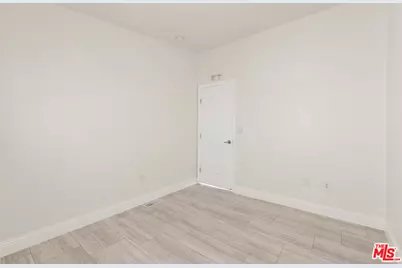 8250 Lankershim Blvd #185, North Hollywood, CA 91605 - Photo 13