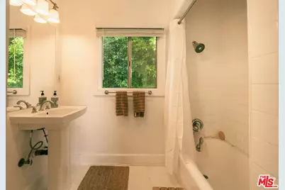 1744 Webster Ave, Los Angeles, CA 90026 - Photo 15