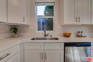15031 Hartland St, Van Nuys, CA 91405 - Photo 33