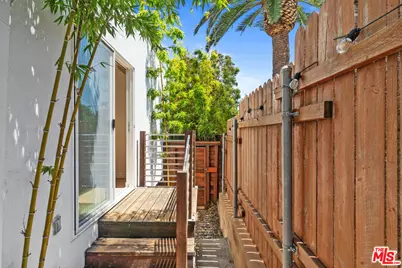 631 Pier Ave, Santa Monica, CA 90405 - Photo 27