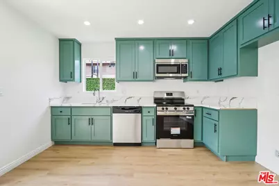 227 W 41st St, Los Angeles, CA 90037 - Photo 29