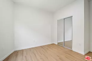 227 W 41st St, Los Angeles, CA 90037 - Photo 19